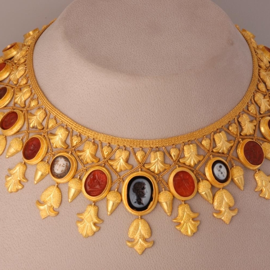 RUVO NECKLES